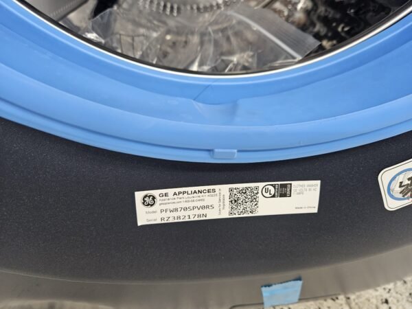 GE PFW870SPVRS - 5.3 Cu. Ft. High-Efficiency Stackable Smart Front Load Washer - Image 3