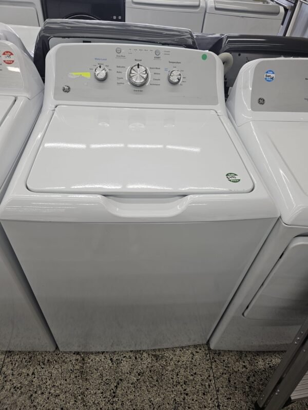 GE GTW385ASWWS - 4.3 Cu. Ft. High-Efficiency Top Load Washer - Image 4
