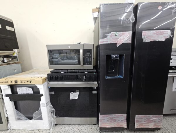 New Open Box Kitchen Appliances Package (Black)