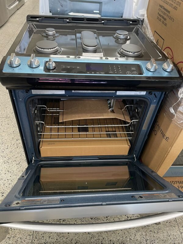 Whirlpool New WEG745H0LZ – 30″ Slide-In Gas Range - Image 3