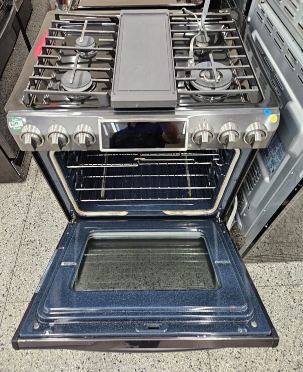 Samsung NX58K9500WG Slide-In Gas Range with Convection - Image 4