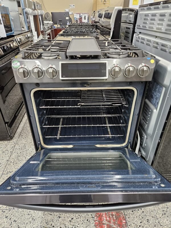 Samsung NX58K9500WG Slide-In Gas Range with Convection - Image 3