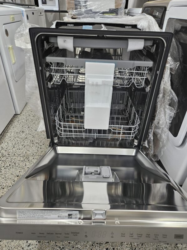 LG LDPN454HT QuadWash 24″ Front‑Control Dishwasher - Image 3