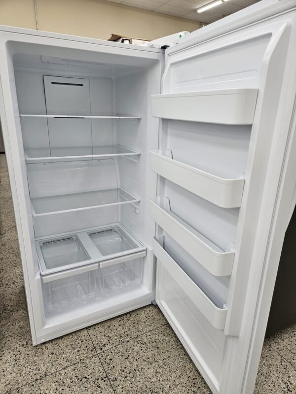 Insignia NS‑UZ17WHO 17 cu ft Convertible Upright Freezer - Image 3
