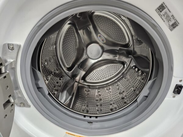 LG WM3400CW – 4.5 cu ft Ultra Large Capacity Front Load Washer - Image 3