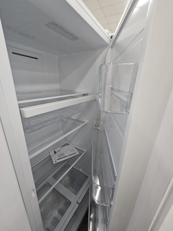 GE New FUF21DLRWW 33 Inch Upright Freezer - Image 3