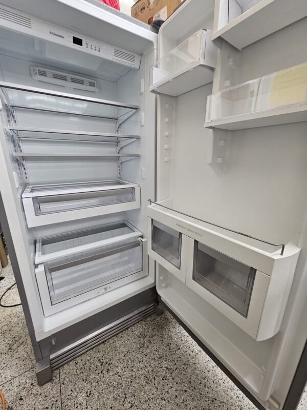 Electrolux EI32AR65JS 18.6 Cu. Ft. All Refrigerator - Image 3