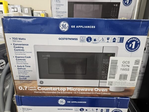 GE New GCST07N1WSS 0.7 Cu. Ft. Countertop Microwave - Image 2