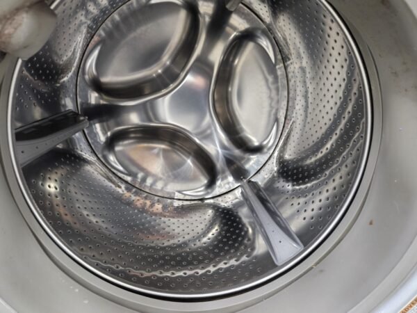 Whirlpool Used WFW95HEXL 27 Inch Front-Load Washer - Image 3