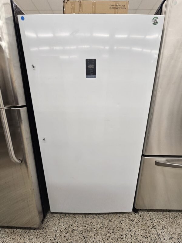 Insignia NS-UZ17WH0 17 Cu. Ft. Garage Ready Upright Freezer - Image 2