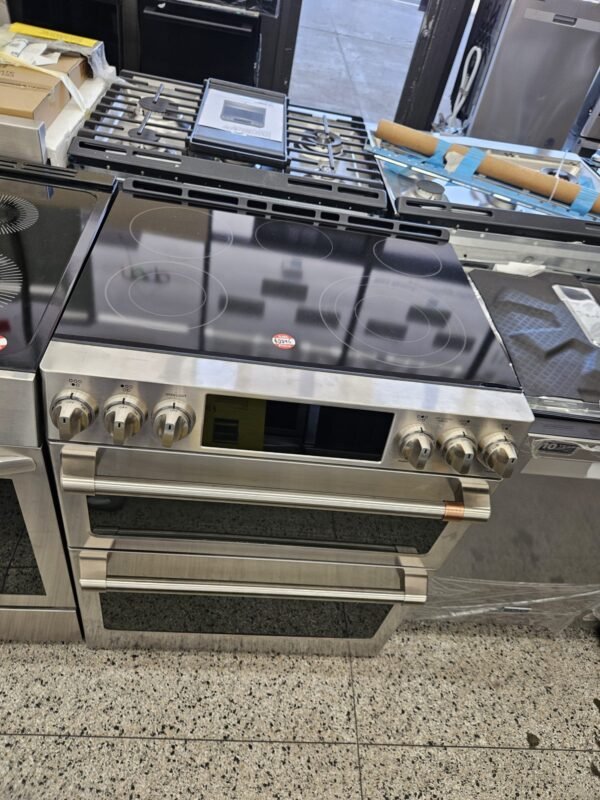Cafe New CES750P2MS1 30 Inch Slide-In Electric Smart Range - Image 2