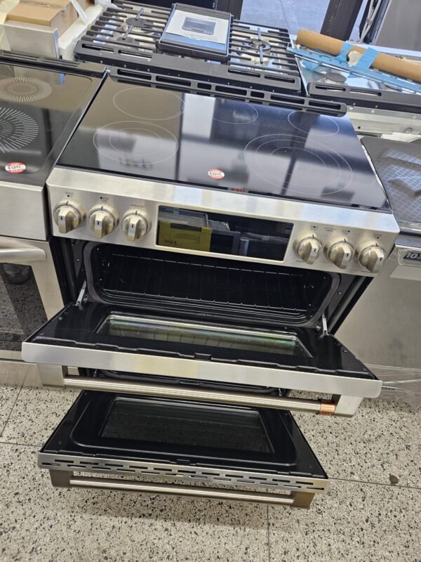 Cafe New CES750P2MS1 30 Inch Slide-In Electric Smart Range - Image 3