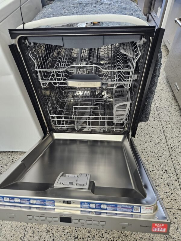 Bosch 500 Series SHPM65Z55N 24" Top Control Built-In Smart Dishwasher - Image 3