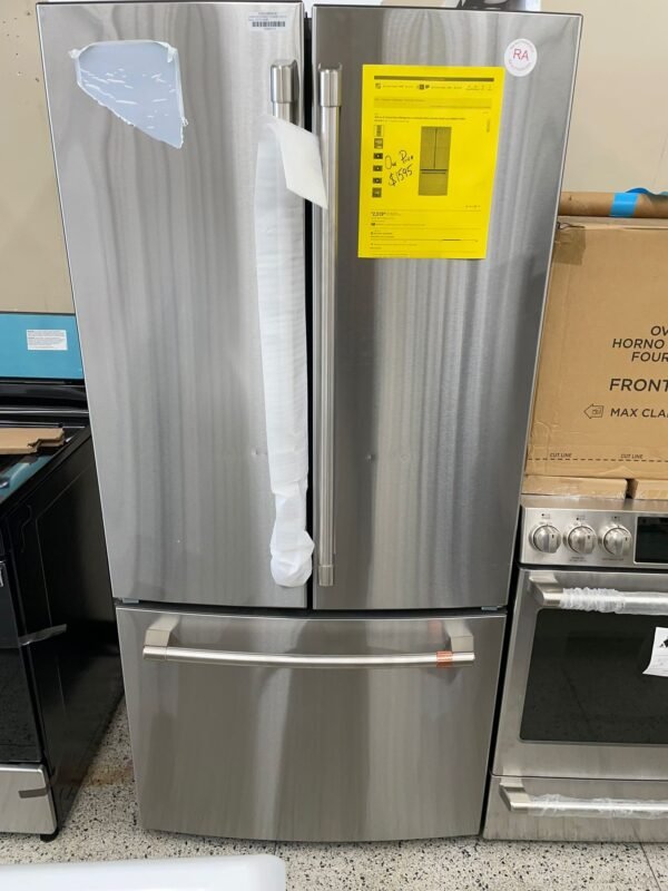 Cafe New CWE19SP2NS1 33" French Door Refrigerator - Image 2