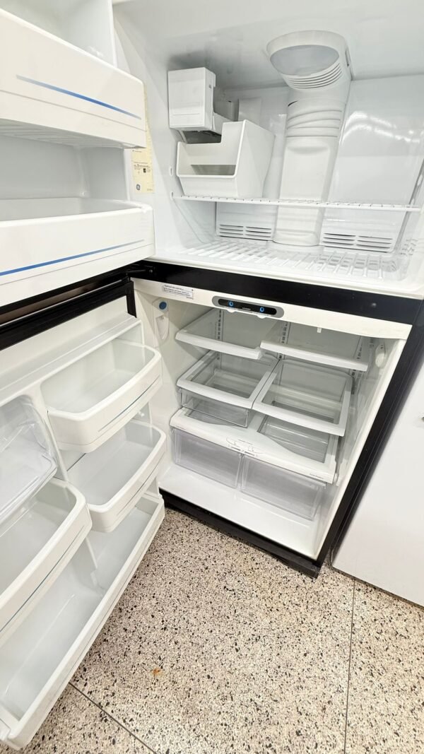 GE Refurbished GTH22SHSSS 33" Top Freezer Refrigerator - Image 3