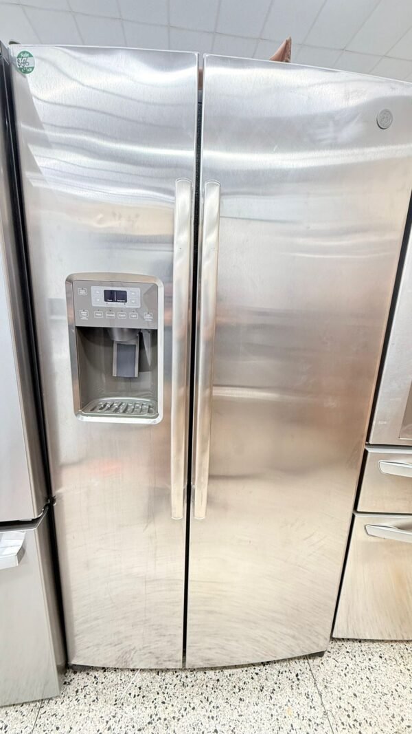 GE Like New GSS25GSHSS 25.3 Cu. Ft. Side-By-Side Refrigerator - Image 2