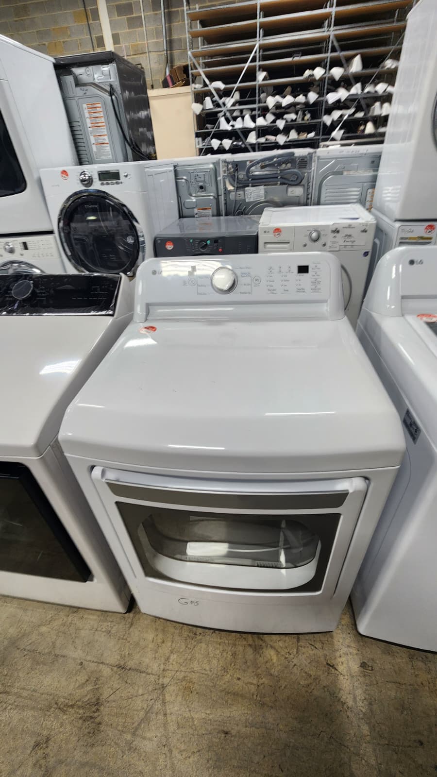 LG WT7150CW Set with Top Load Washer and Gas Dryer in White - Image 4