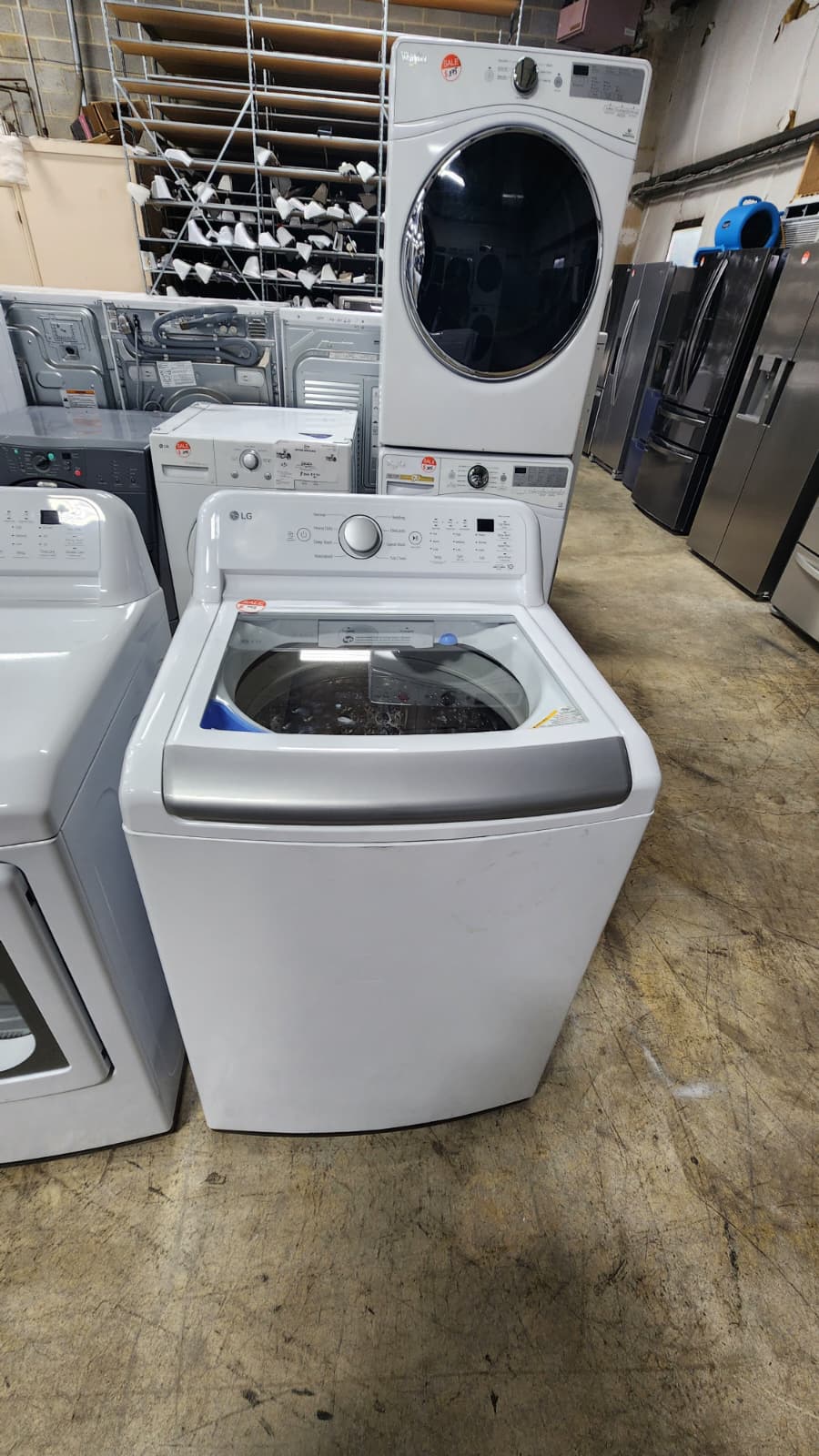 LG WT7150CW Set with Top Load Washer and Gas Dryer in White - Image 3