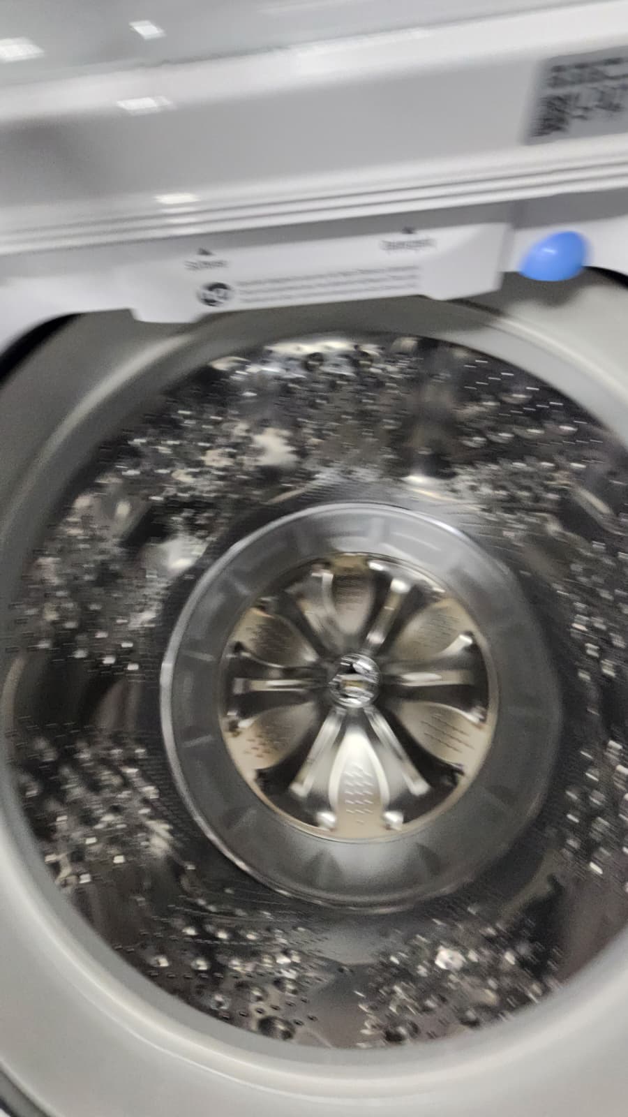 LG WT7150CW Set with Top Load Washer and Gas Dryer in White - Image 5