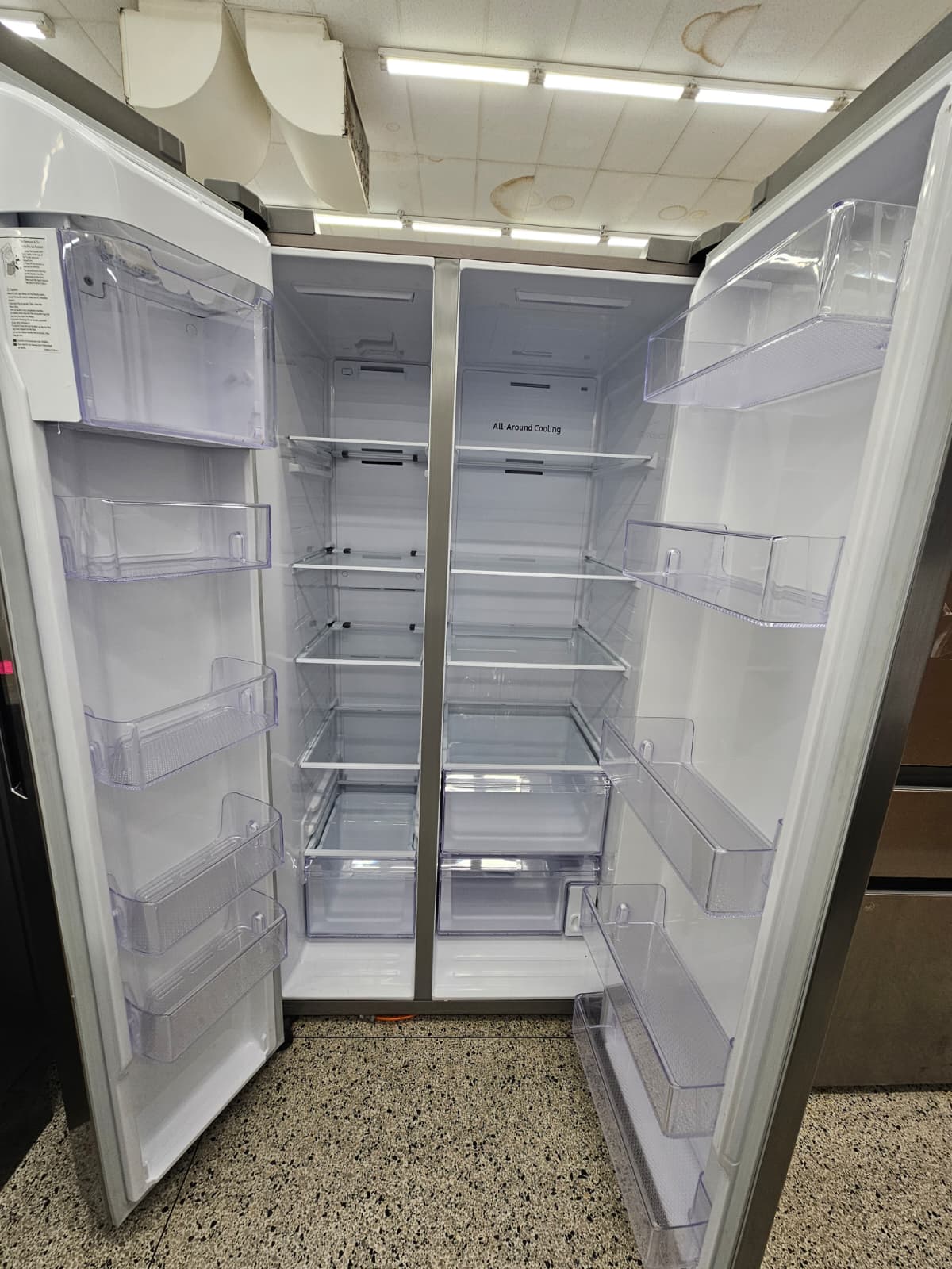 Samsung RS28A500ASR 36 Inch Side by Side Refrigerator - Image 3