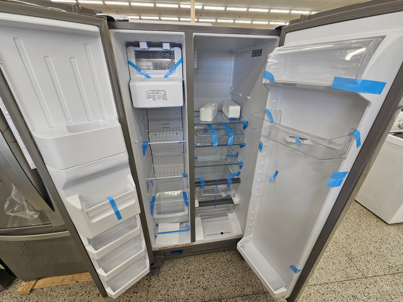 Whirlpool WRS315SDHM 36 Inch Side By Side Refrigerator - Image 3